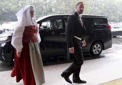 TIL STEDE: Kronprins Haakon var til stede, uten kronprinsesse Mette-Marit, da den høytidelige seremonien gikk av stabelen tirsdag ettermiddag i Japan. Foto: NTB scanpix TIL STEDE: Kronprins Haakon var til stede, uten kronprinsesse Mette-Marit, da den høytidelige seremonien gikk av stabelen tirsdag ettermiddag i Japan. Foto: NTB scanpix